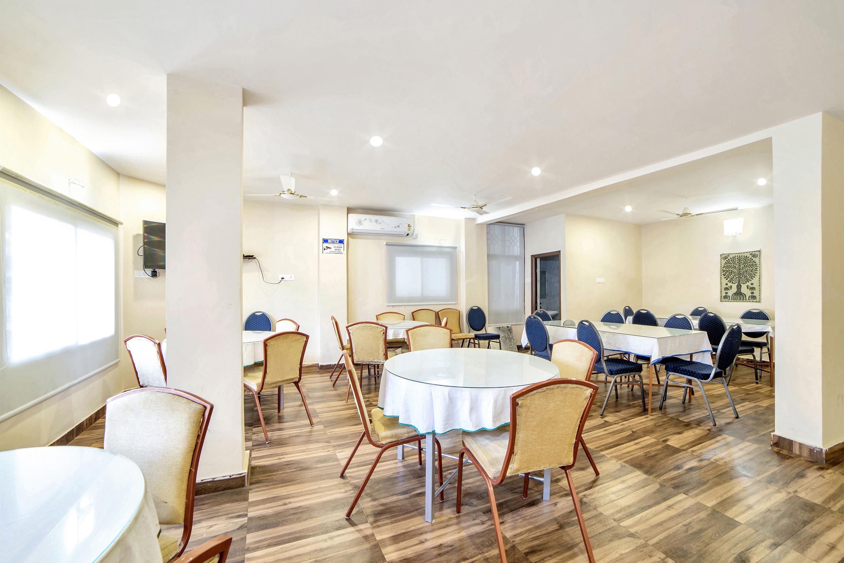 Oyo 674 Manar Luxury